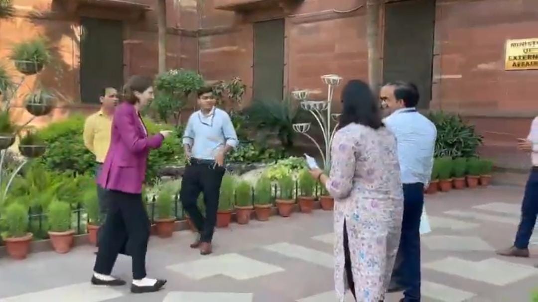 राष्ट्रपति द्रौपदी मुर्मू से मिलने के लिए राष्ट्रपति भवन की ओर बढ़े केंद्रीय गृह मंत्री अमित शाह