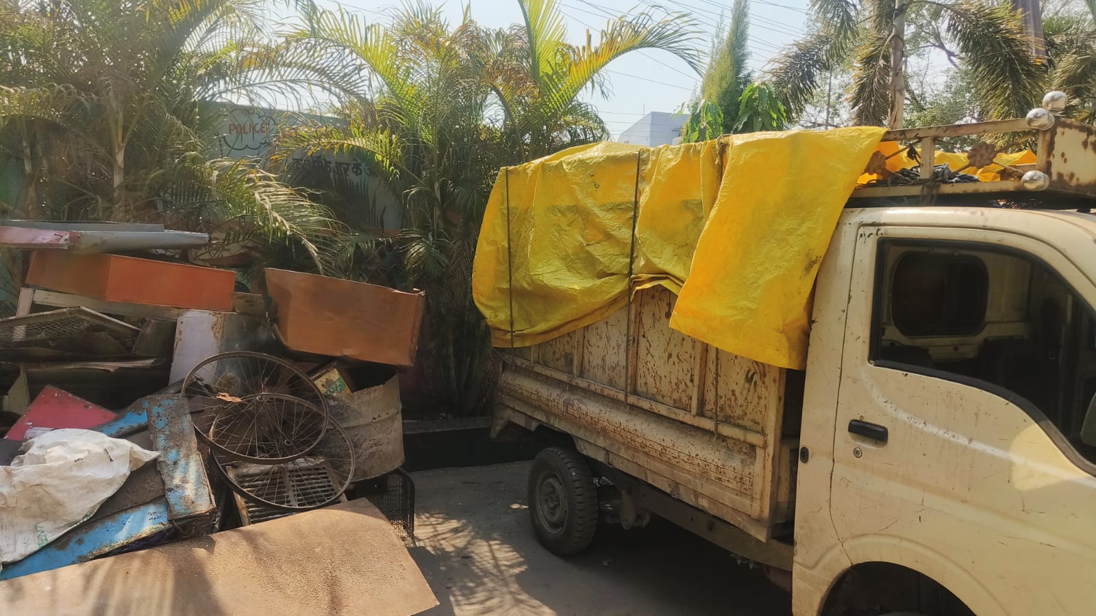 अवैध कबाड़ पर कोतवाली पुलिस की कार्यवाही