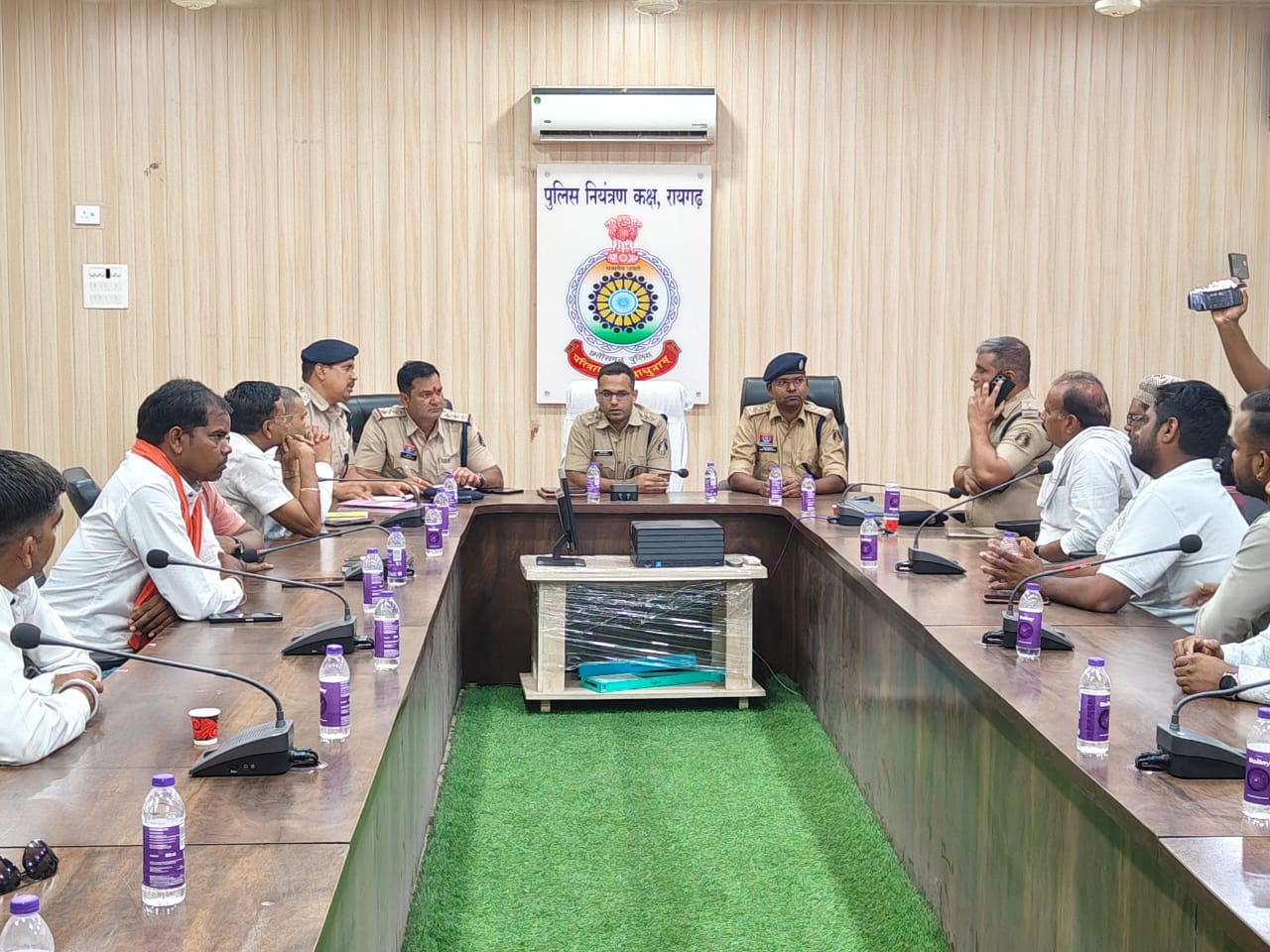 बकरीद पर्व को लेकर पुलिस कंट्रोल रूम में शांति समिति की बैठक संपन्न, शांति और समरसता बनाए रखने का लिया गया संकल्प