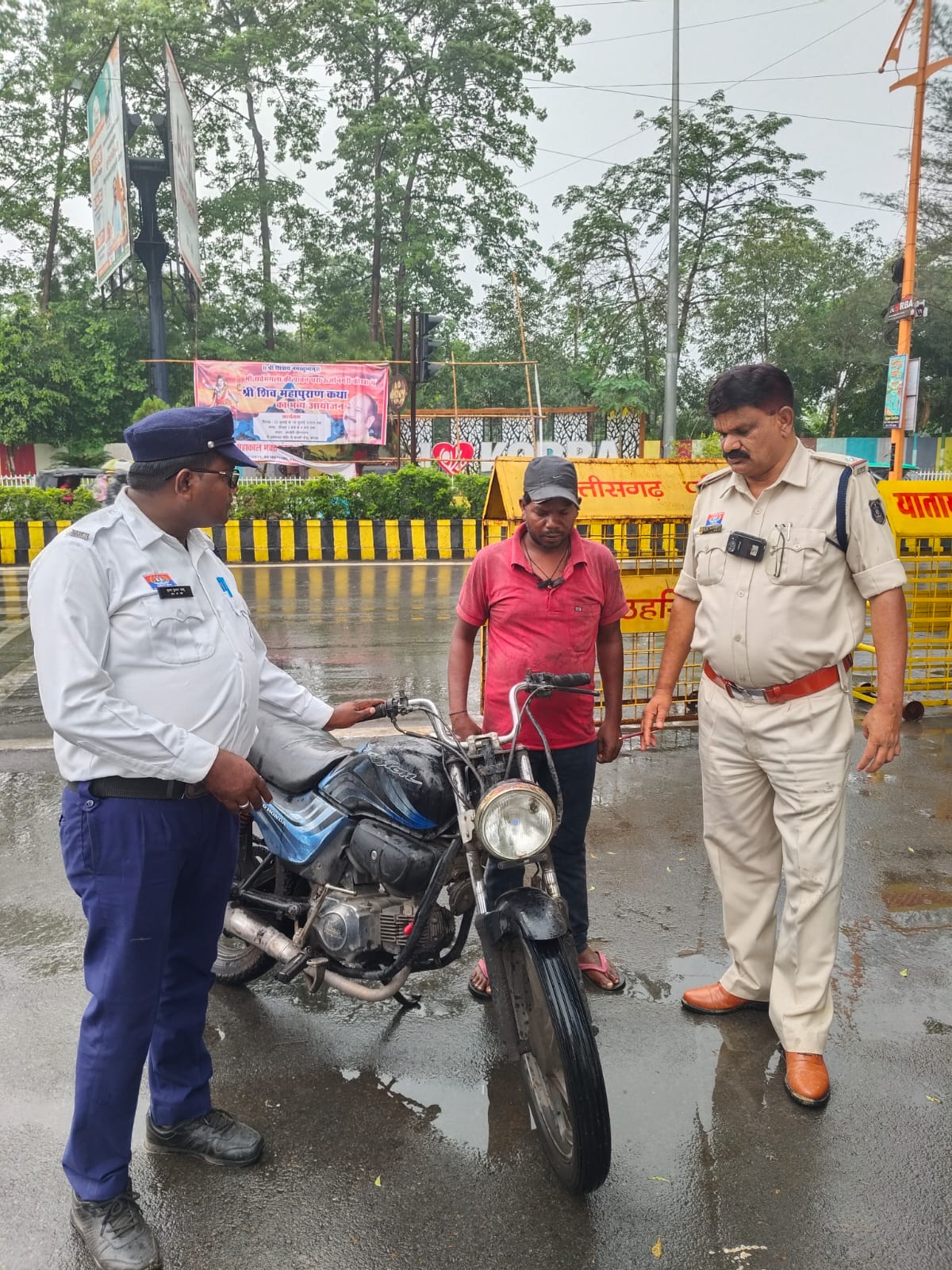 Korba News : 63 बिना नंबर की गाड़ियों पर ट्रैफिक पुलिस द्वारा कार्रवाई