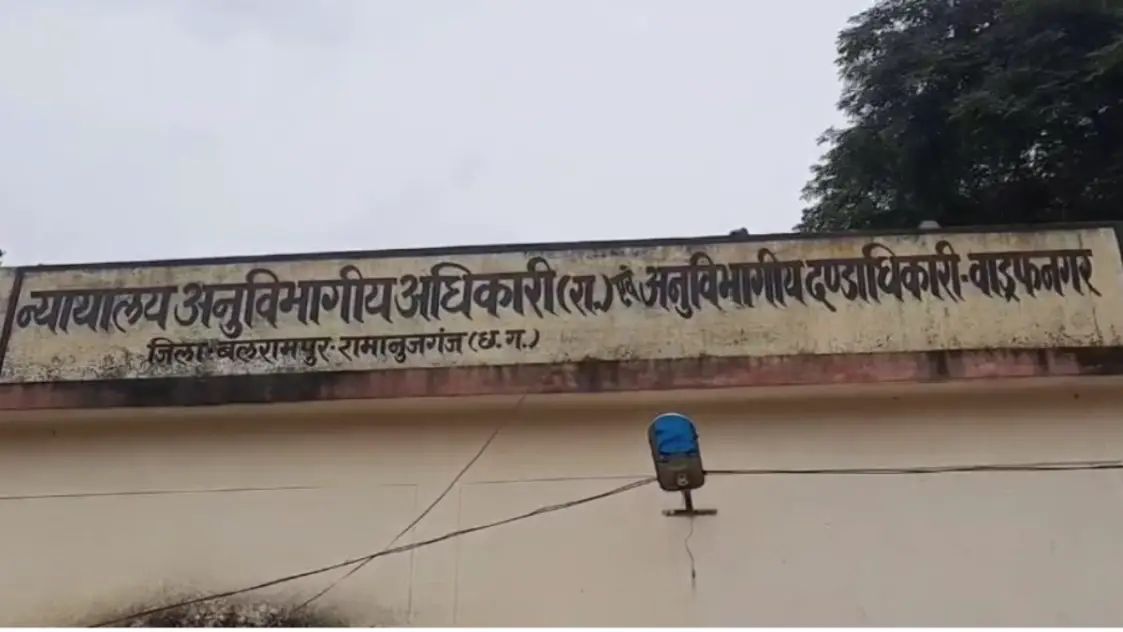 छत्तीसगढ़: शिक्षकों को राशन वितरण केकार्य में की गई नियुक्ति, बच्चों के भविष्यके साथ हो रहा खिलवाड़