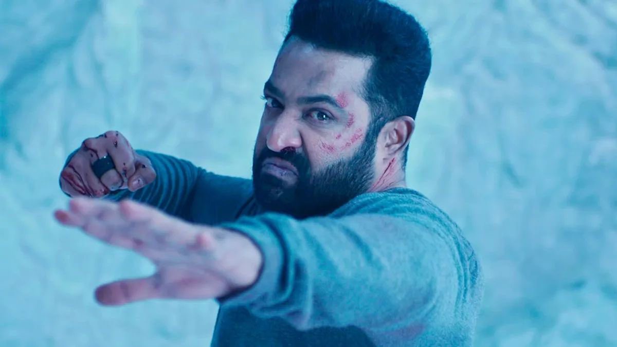 वॉर 2’ और ‘ड्रैगन’ के साथ NTR का बड़ा धमाका, ट्रेड एनालिस्ट बोले, “सबसे मजबूत लाइन-अप”