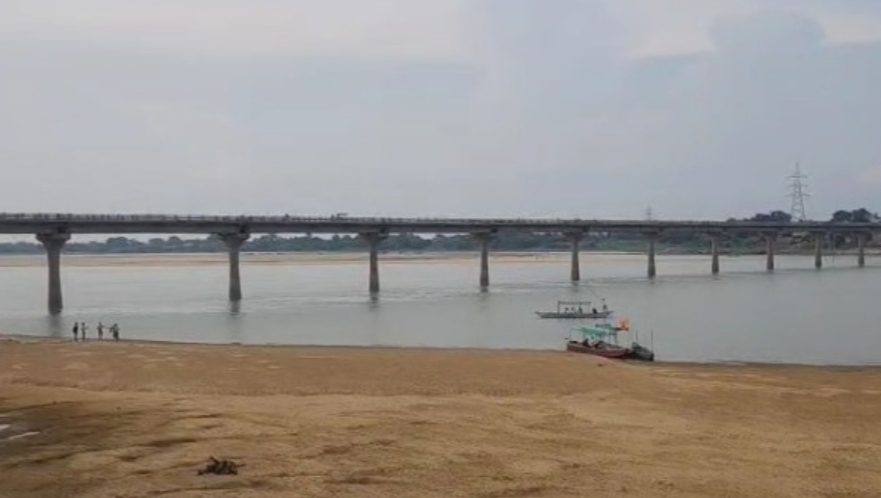 CG NEWS: नाथल दाई महानदी में पिकनिक मनाने आए दो बच्चे डूबे, एक की तलाश जारी