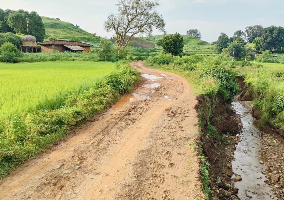 ग्राम पोड़ीखुर्द से ग्राम सुलेशा के बीच दनगरी घाट तक सड़क निर्माण हेतु 18.37 करोड़ रुपए की मिली मंजूरी