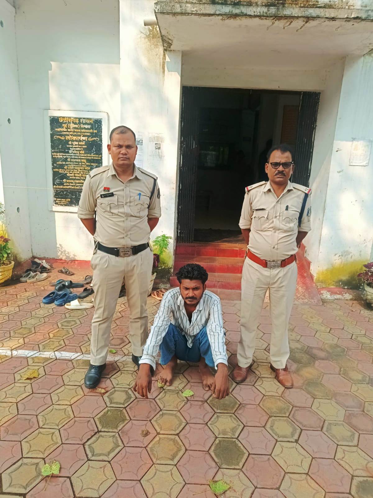 Chhattisgarh: नशीली इंजेक्शन बेचने वाला युवक गिरफ्तार, 23 नग नशीली इंजेक्शन और बिक्री रकम जप्त