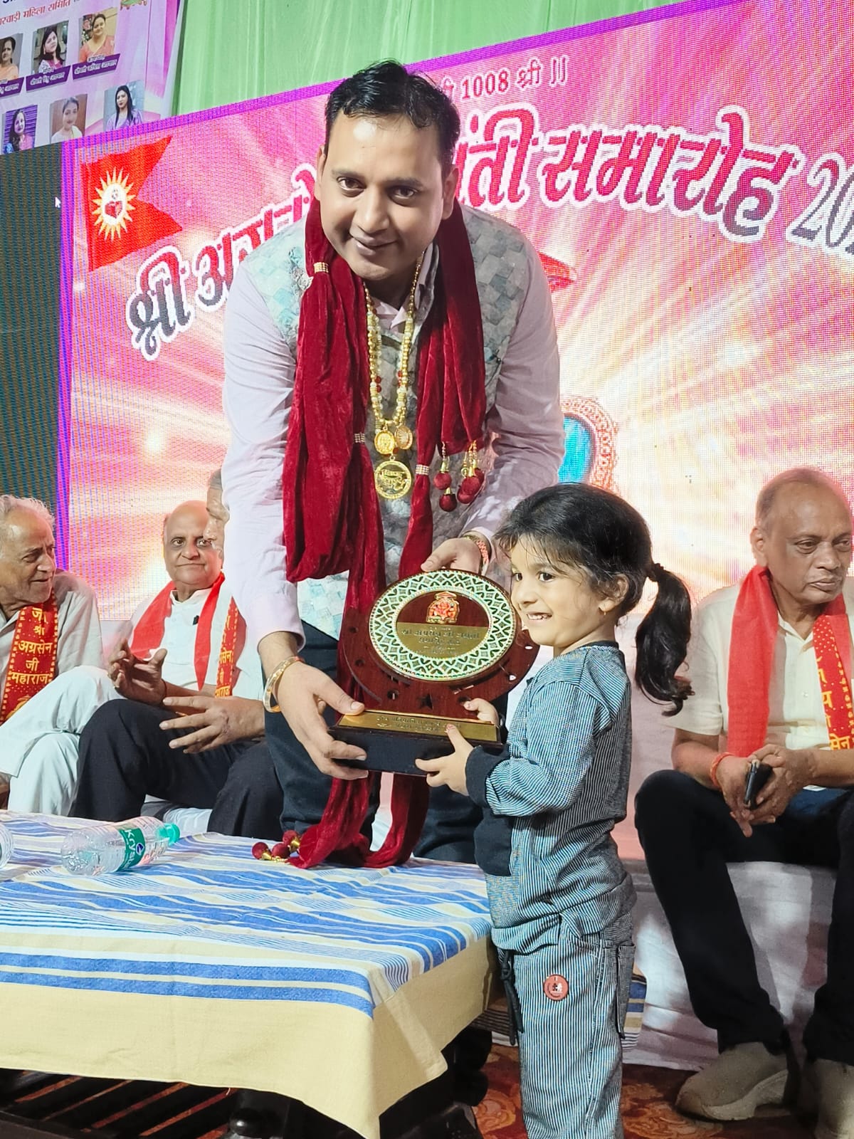 अग्रवाल समाज सेवा कार्यों में सदैव अग्रणी – मनीष