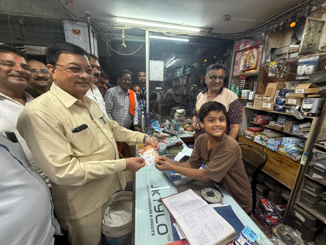 GST रिफॉर्म के “नमो उपहार” ने खुशियों से भरा उपभोक्ताओं का त्योहार, चमका कारोबार और व्यापारी बंधुओं ने कहा- मोदी सरकार का दिल से आभार