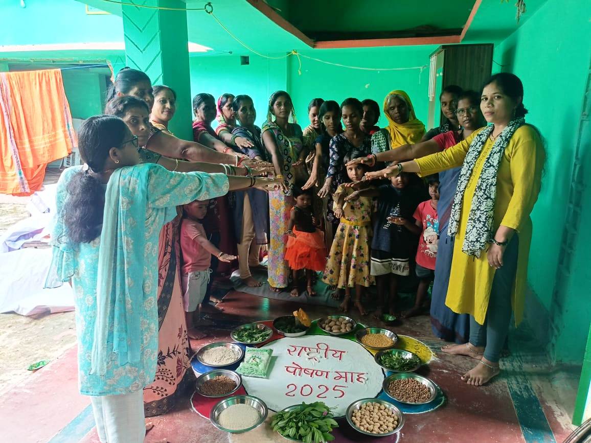 पोषण माह के अवसर पर वजन त्यौहार, संतुलित आहार पर की गई विभिन्न गतिविधियों का आयोजन