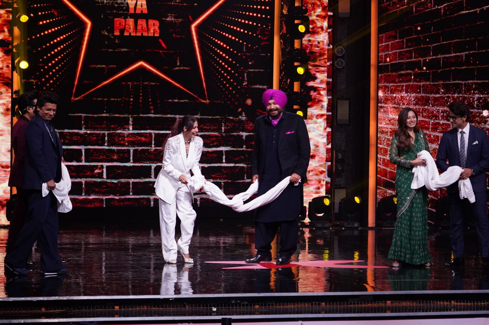 मलाइका–सिद्धू और रवि–सरगुन ने IGT पर लिया टॉवेल चैलेंज…