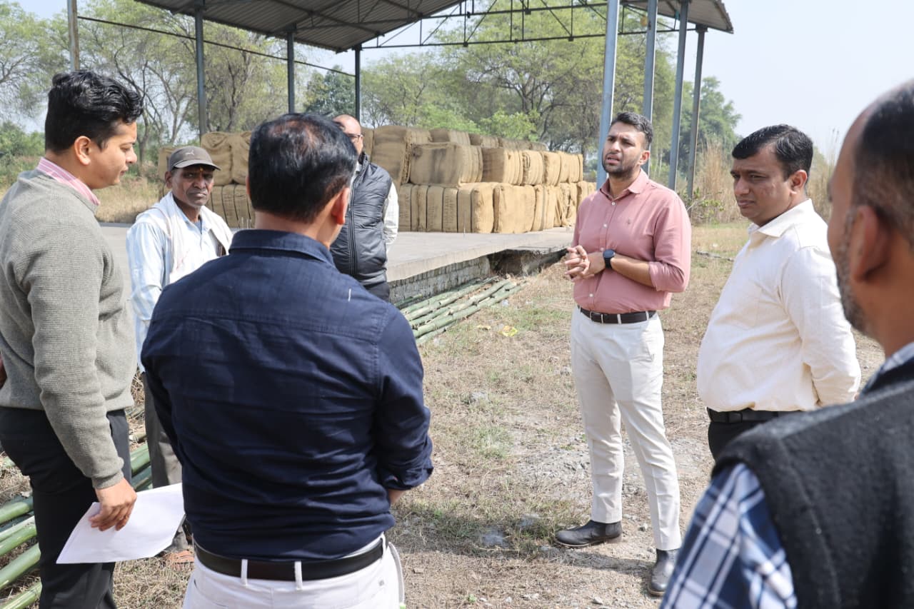 धान खरीदी का महापर्व 15 नवंबर से शुरू, तैयारियां पूरी -कलेक्टर एवं पुलिस अधीक्षक ने किया केंद्रों का निरीक्षण