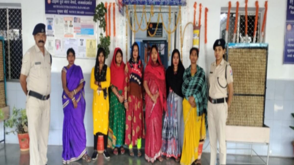 छत्तीसगढ़ में ट्रेन में किन्नर बनकर वसूली करने वाली 7 महिलाएं गिरफ्तार, आरपीएफ की कार्रवाई