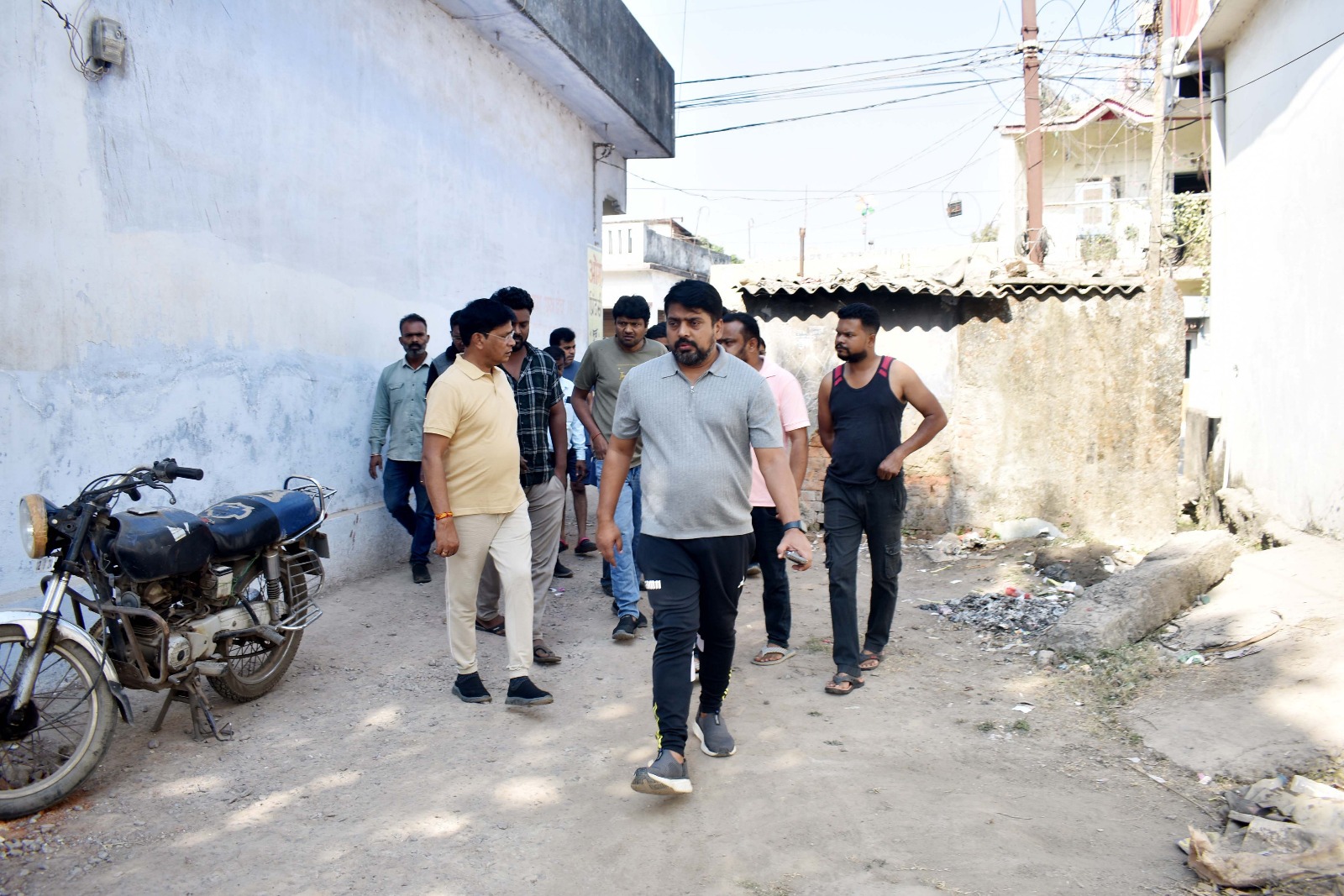 कोरबा: वार्ड 40 और 54 में मेगा स्वच्छता ड्राइव, आयुक्त ने पैदल भ्रमण कर किया निरीक्षण