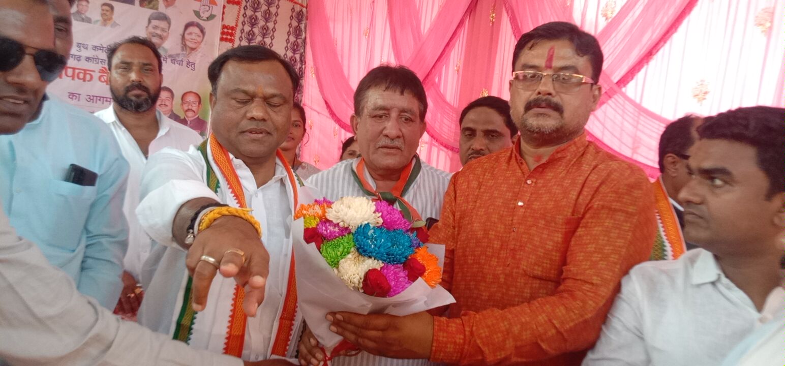 ग्राम जवाली में प्रदेश कांग्रेस अध्यक्ष दीपक बैज का भव्य स्वागत, कार्यकर्ताओं को दिए संगठन मजबूती के निर्देश